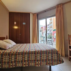 hostal-los-manos.catalonia-hotels.com/